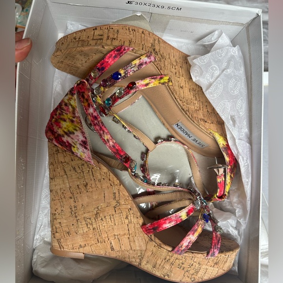 Steve Madden Wedges, Multi-color, Size 8 - Picture 2 of 7